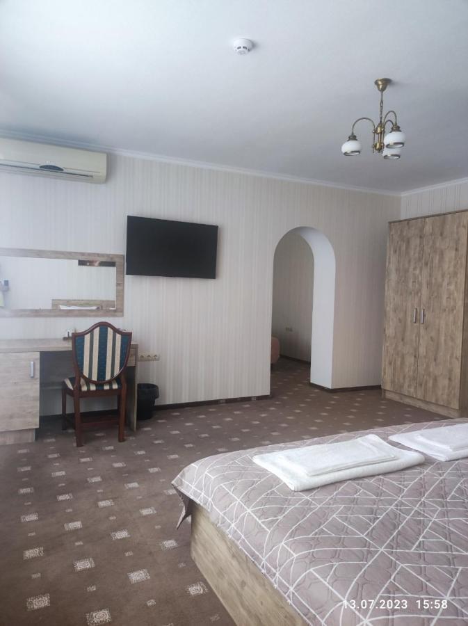 Apart-Hotel 24/7 Kamianets-Podilskyi Luaran gambar