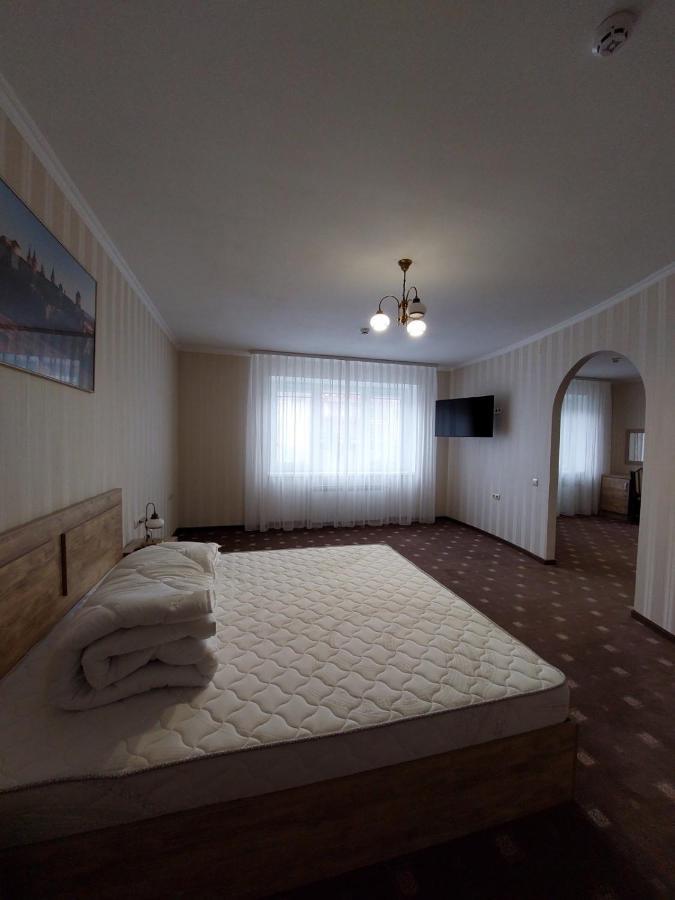 Apart-Hotel 24/7 Kamianets-Podilskyi Luaran gambar